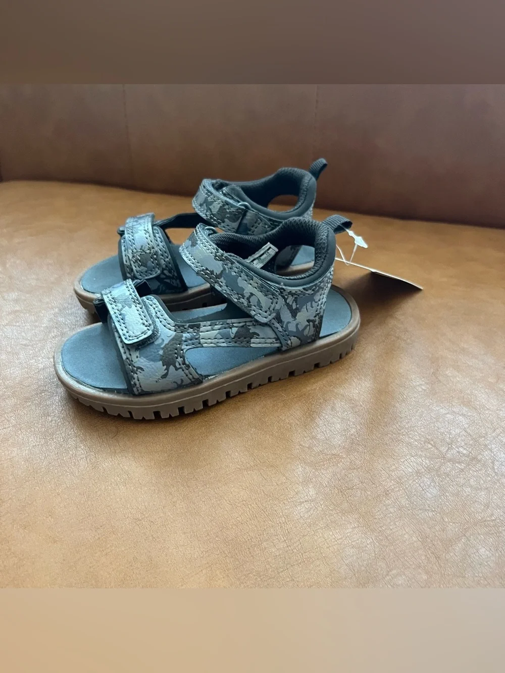 Carter’s Gabriel Kids Boys Gray Camo Sandals Comfortable Hook & Loop Straps Sz 7